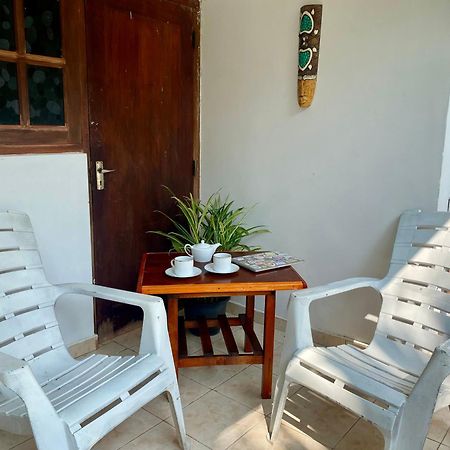 Bed and Breakfast The Breeze Mirissa Esterno foto