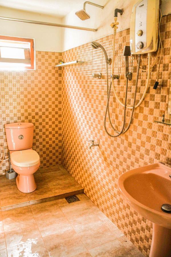 Bed and Breakfast The Breeze Mirissa Esterno foto
