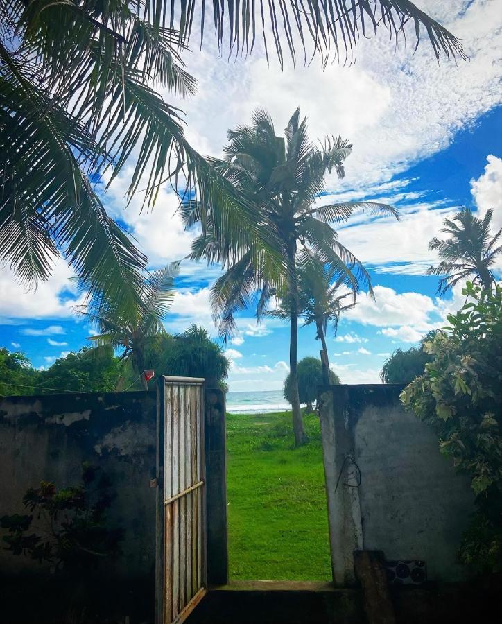 Bed and Breakfast The Breeze Mirissa Esterno foto