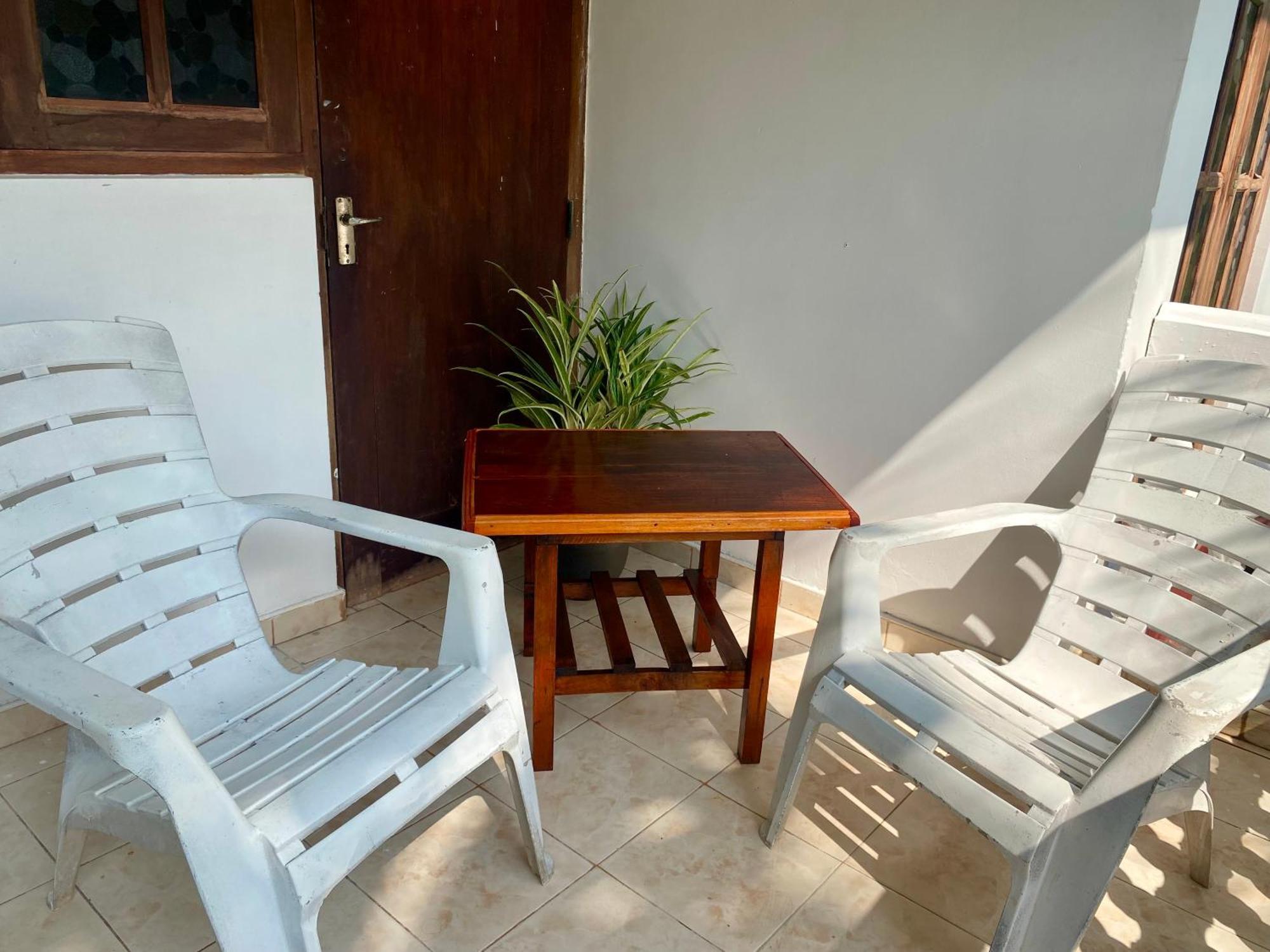 Bed and Breakfast The Breeze Mirissa Esterno foto
