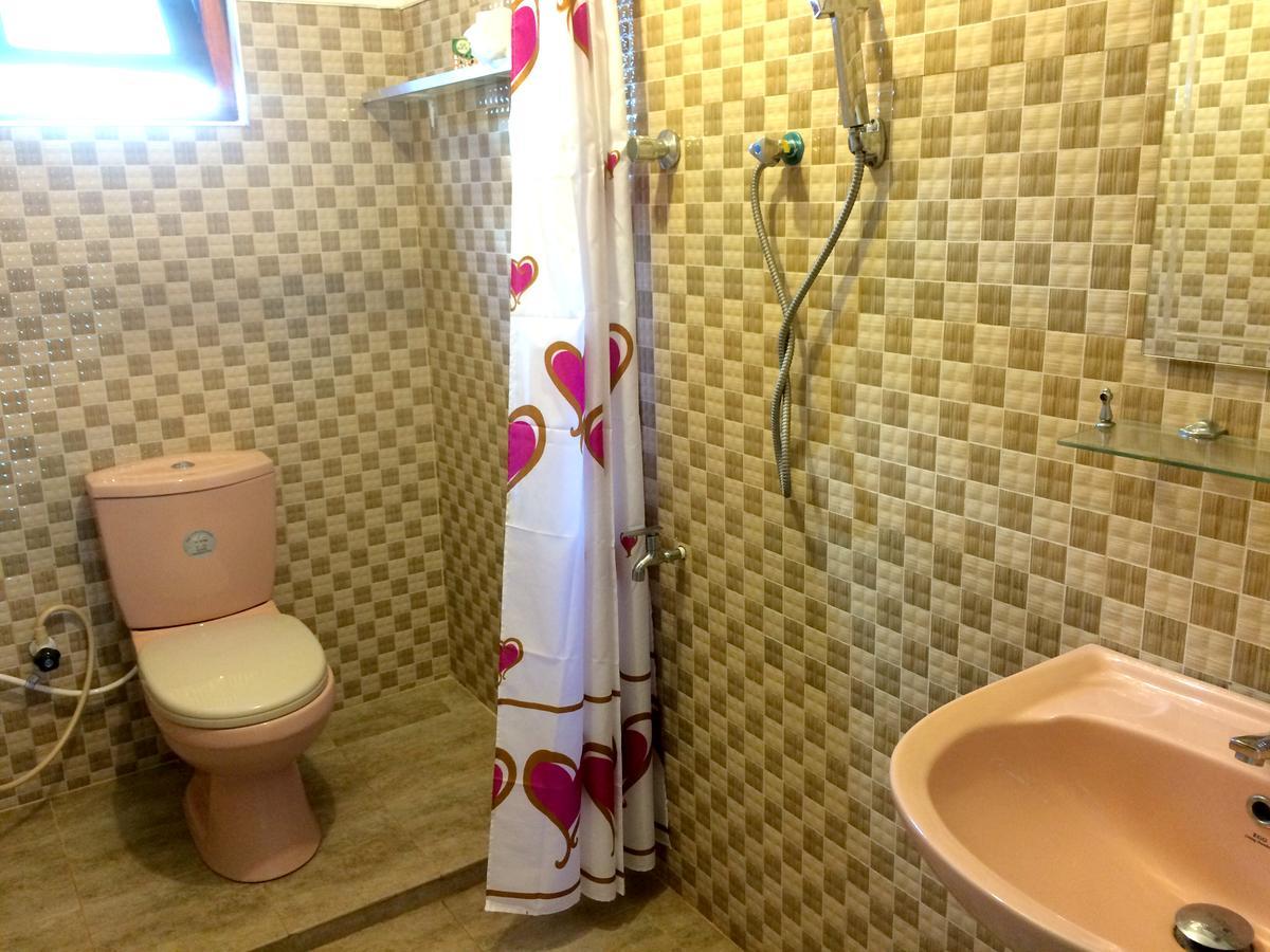 Bed and Breakfast The Breeze Mirissa Esterno foto